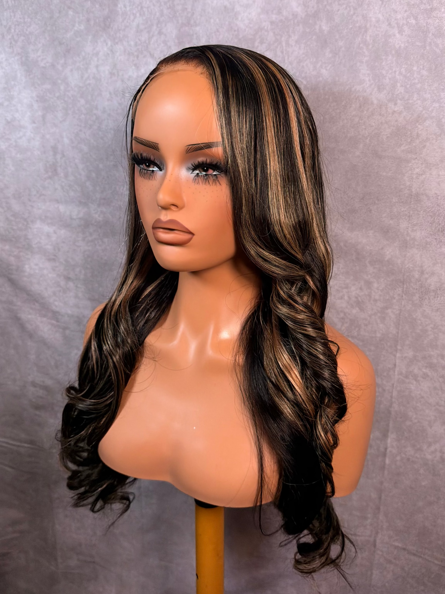 Unit #005 Highlight Body Wave 26” 13x6 HD Lace glueless