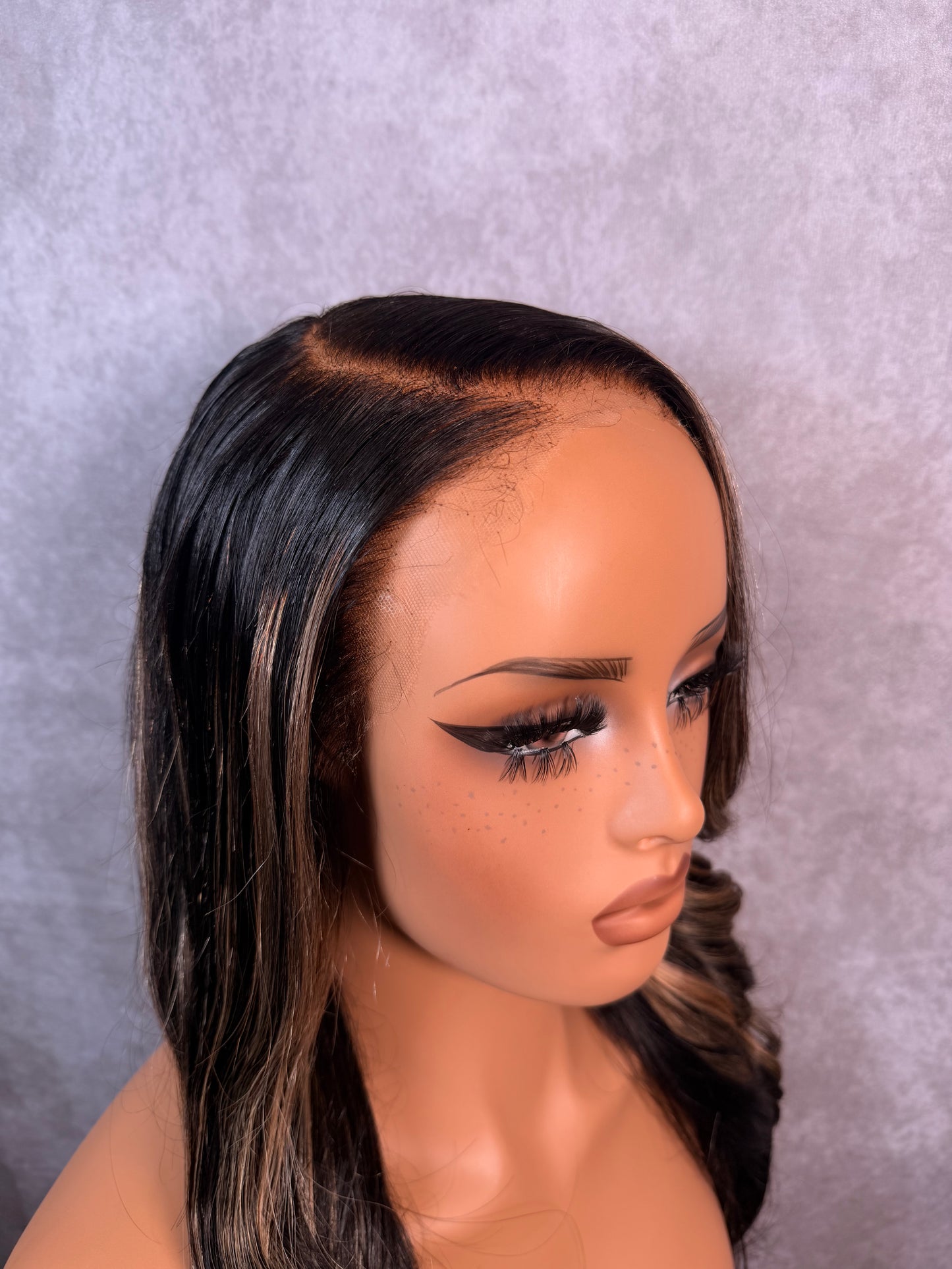 Unit #005 Highlight Body Wave 26” 13x6 HD Lace glueless