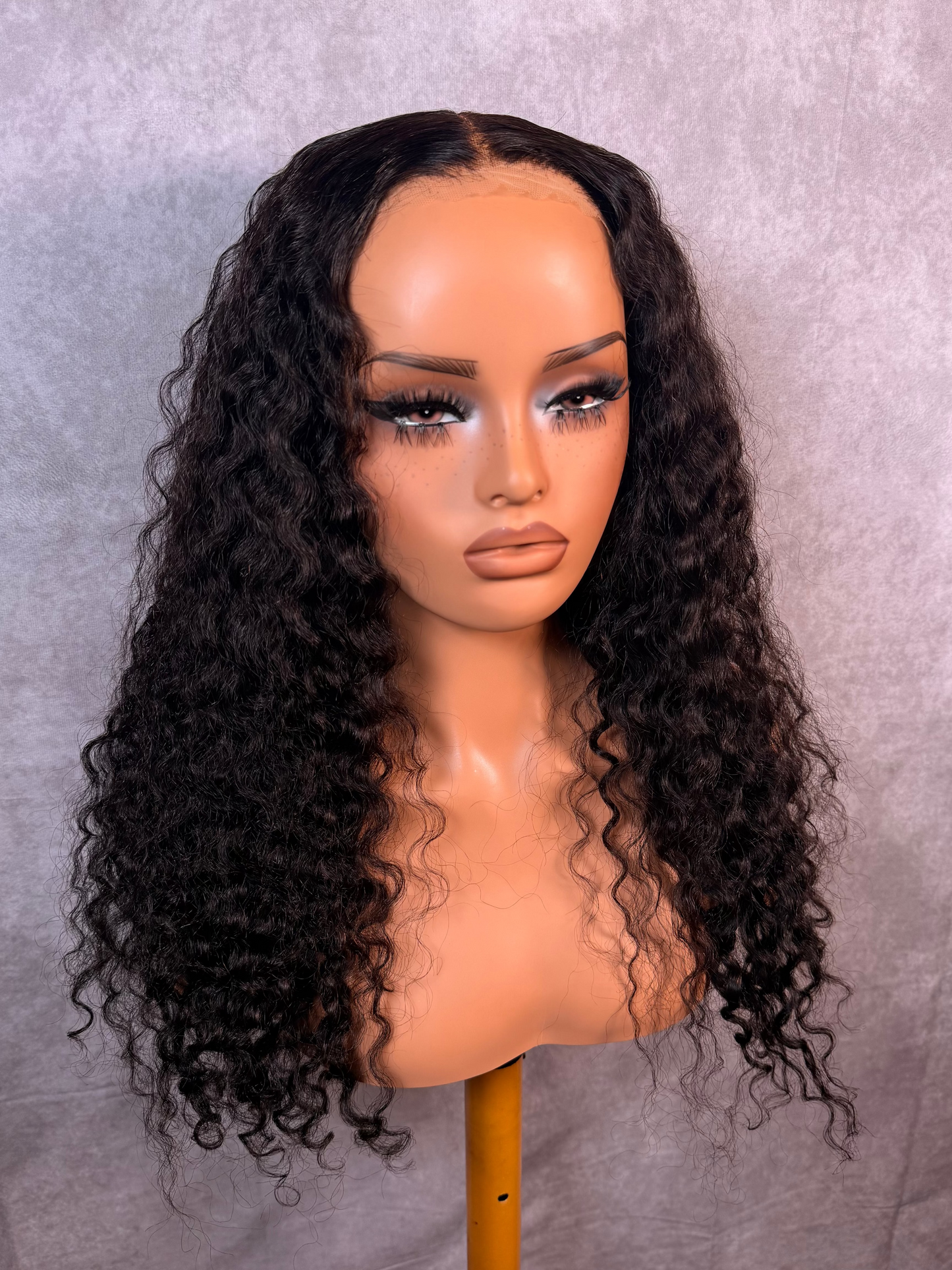 Unit #008 Closure Wig Deep Curly / Deep Wave 24” Natural Black Middle Part
